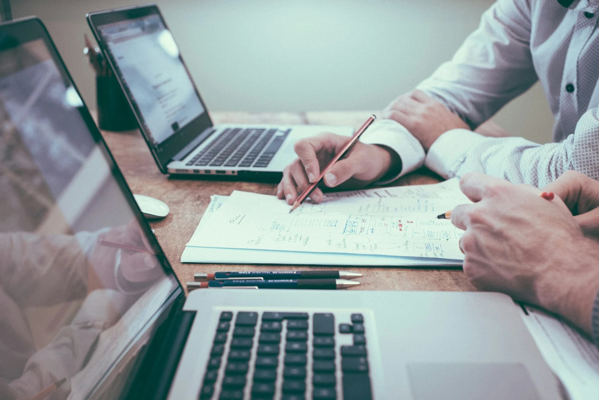Calculando el ROI de la IA: Métricas Reales para Medir el Impacto en tu PyME